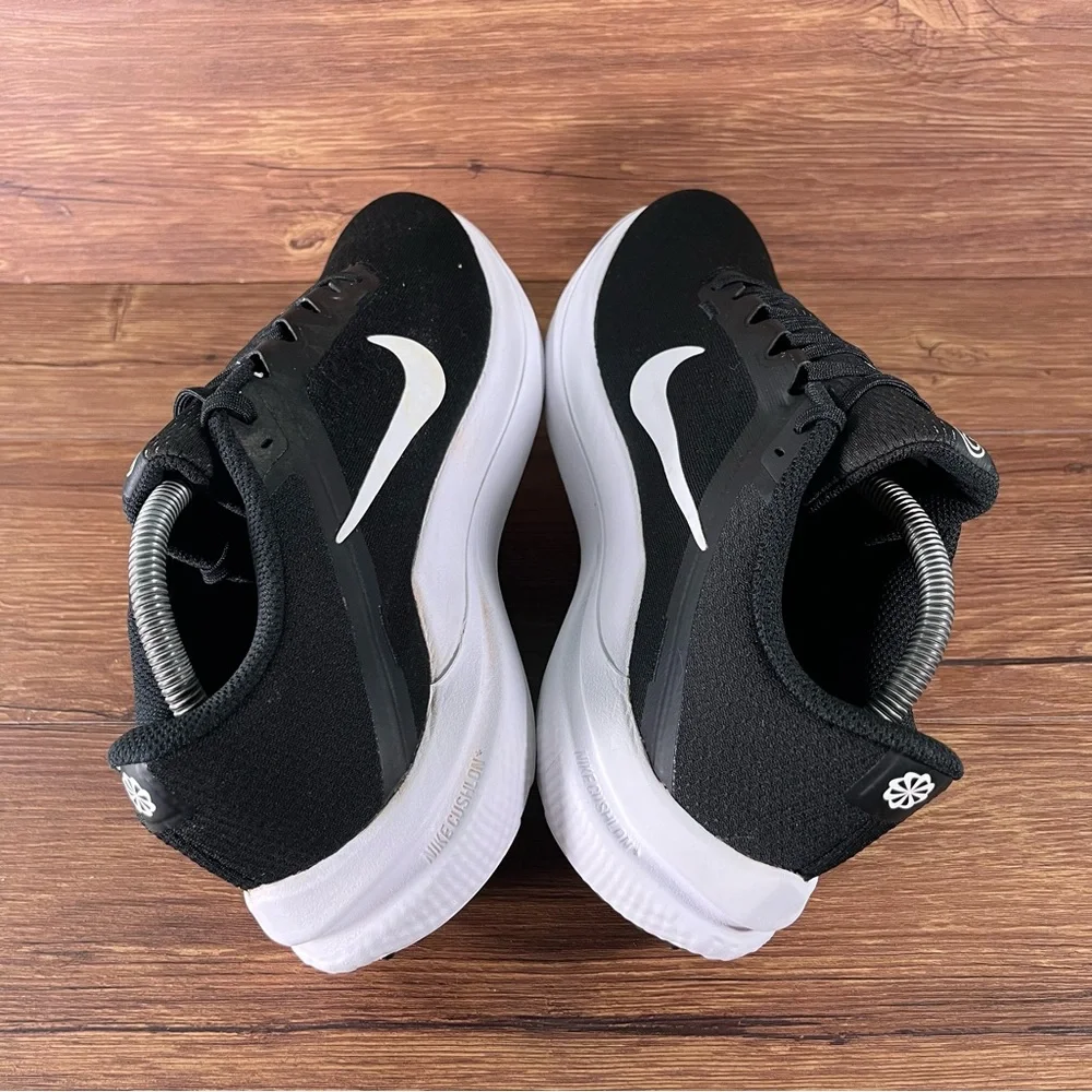 Nike Air Zoom Winflo 10 Running Shoes Men’s Size‎ 9.5 Athletic Sneakers
